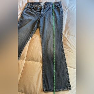 American Eagle Jeans 12 Regular Hipster Fit, Wide Leg, Knee Area Distressing